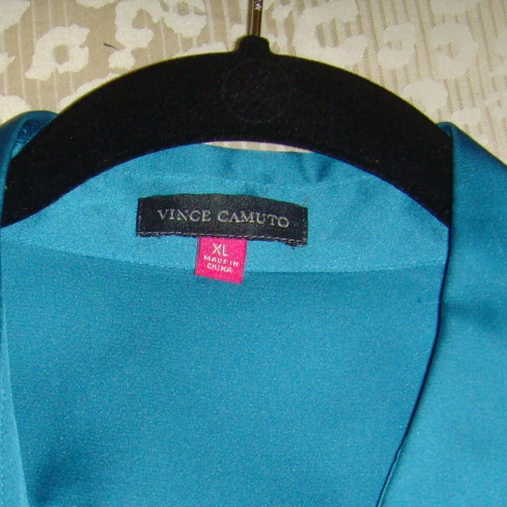 VINCE CAMUTO Silk Tie Front Blouse - XL - Picture 3 of 10